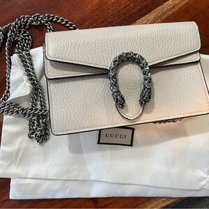 Gucci White Leather Crossbody Bag with Chain Strap